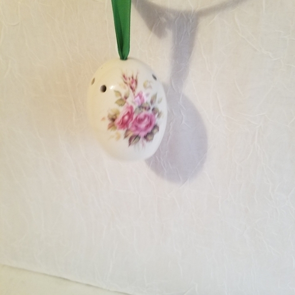 Vintage Pomander Ball Floral with Lavender - Picture 5 of 11